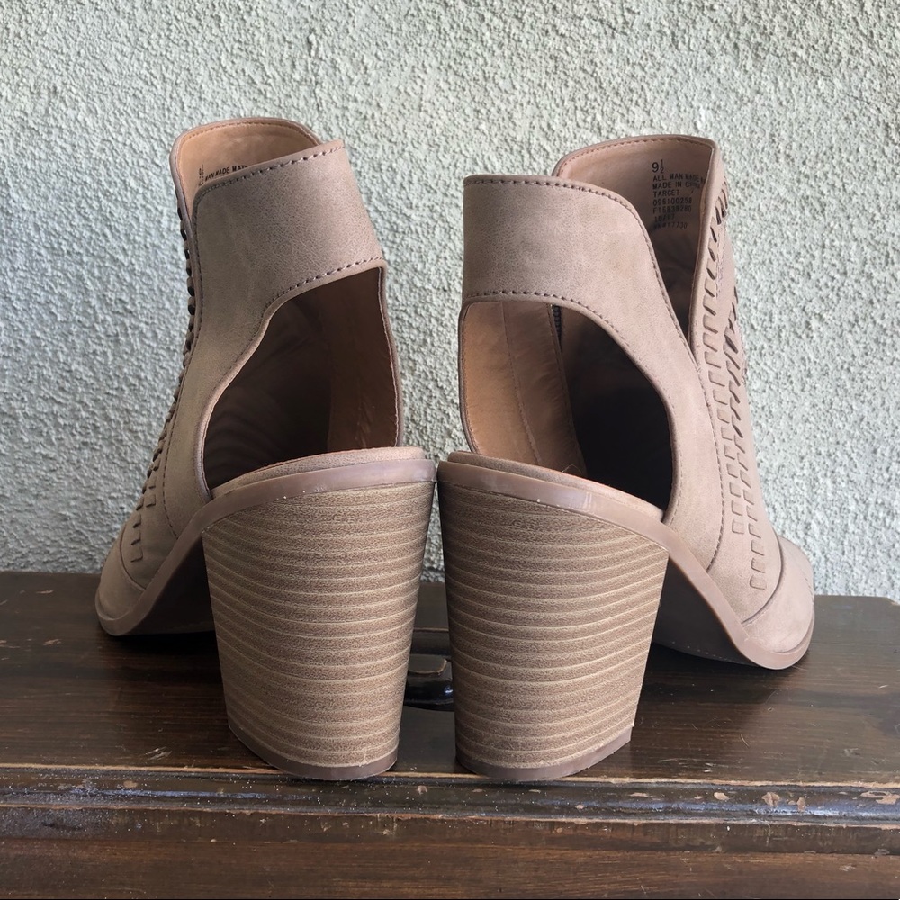Universal Thread Heeled Sandals - Picture 4 of 8